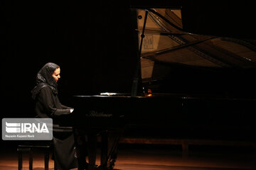 Mitra Kotte plays piano in Tehran