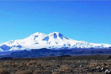 بارش برف و جلوه های زیبای تفتان