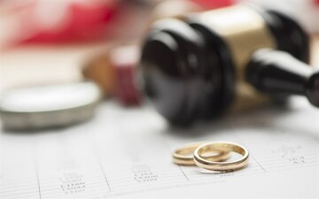 درنگی بر طلاق های تصادفی