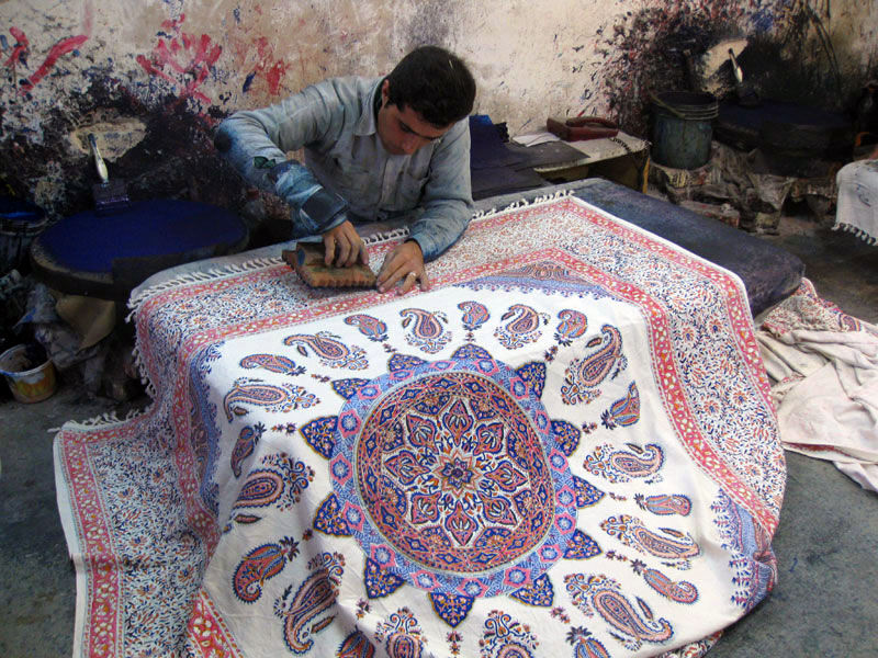 نمایشگاه صنایع دستی از عید قربان تا غدیر در دامغان برپا شد