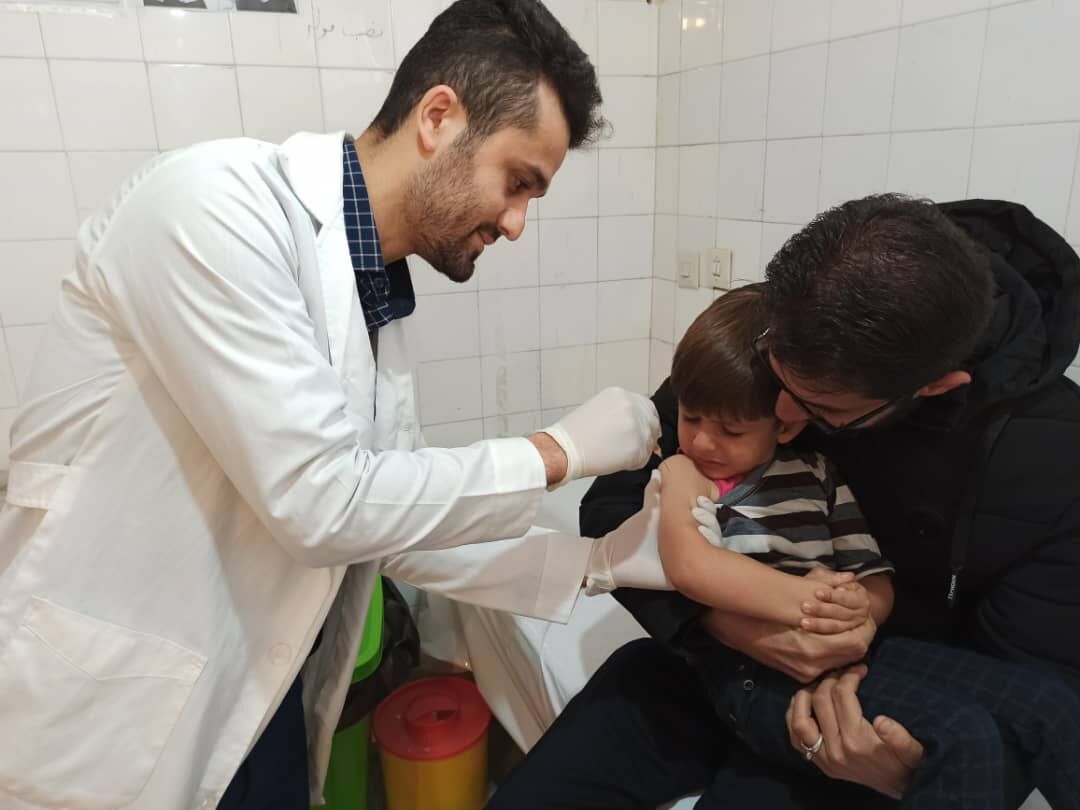 واکسیناسیون سه‌هزار و ۳۰۰ کودک گتوندی علیه فلج اطفال آغاز شد