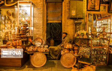 Isfahan handicrafts in Naqsh-e Jahan Square