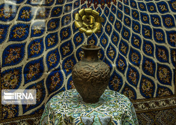 Isfahan handicrafts in Naqsh-e Jahan Square