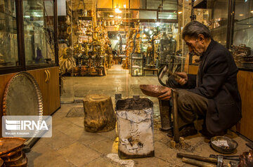 Isfahan handicrafts in Naqsh-e Jahan Square