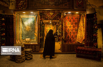 Isfahan handicrafts in Naqsh-e Jahan Square