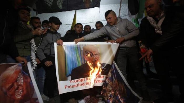 تحصن فلسطینیان کرانه باختری در اعتراض به طرح معامله قرن