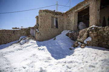 امدادرسانی به روستای آرندی پس از زلزله