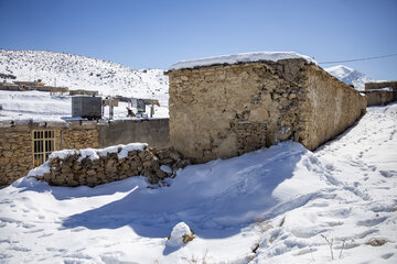 امدادرسانی به روستای آرندی پس از زلزله