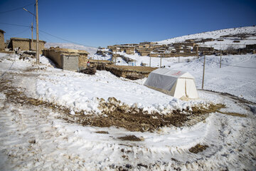 امدادرسانی به روستای آرندی پس از زلزله