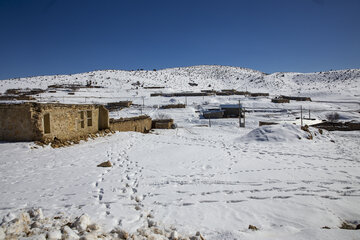 امدادرسانی به روستای آرندی پس از زلزله