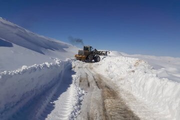 راه ارتباطی چهار روستای برفگیر میاندوآب بازگشایی شد