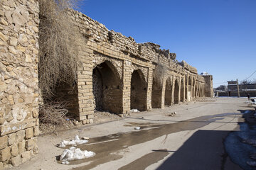 کاروانسرای تاریخی خان زنیان پس از زلزله