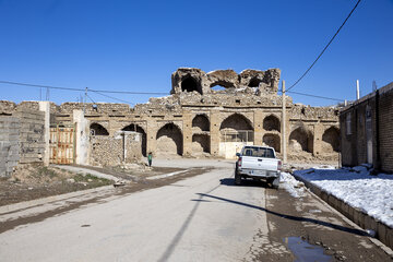 کاروانسرای تاریخی خان زنیان پس از زلزله