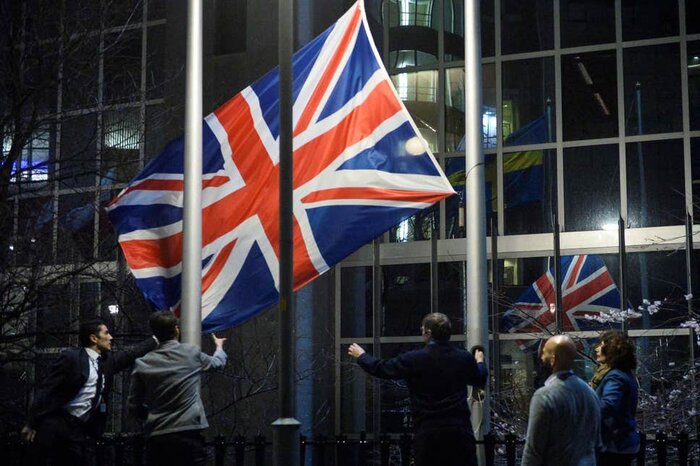 پرچم انگلیس از مقر اتحادیه اروپا برداشته شد