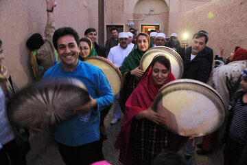 Iran: la fête ancienne zorastrienne de Sadeh à Naft