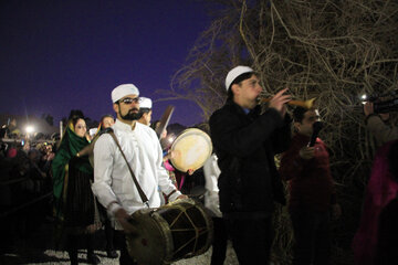 Iran: la fête ancienne zorastrienne de Sadeh à Naft