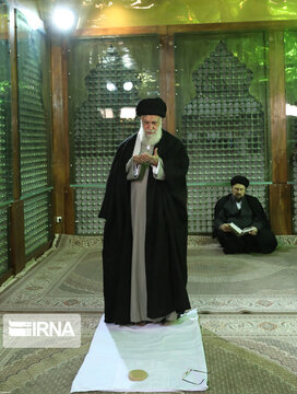 S Leader attends late Imam Khomeini's mausoleum