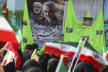 آیین نواختن زنگ چهل و یکمین سالگرد پیروزی انقلاب اسلامی در اهواز