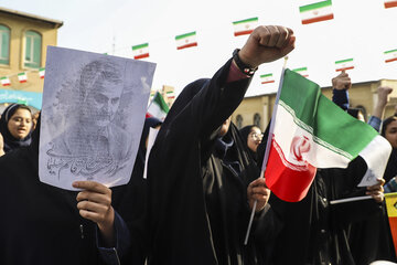 آیین نواختن زنگ چهل و یکمین سالگرد پیروزی انقلاب اسلامی در اهواز