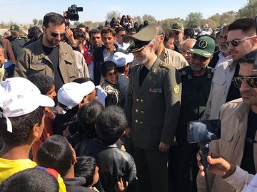 وزیر دفاع بر تکمیل فاز نخست پتروشیمی مکران تا خرداد ۱۴۰۱تاکید کرد