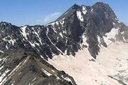 تیم ۱۰ نفره برای نجات کوهنورد شیرازی به علم کوه اعزام شد