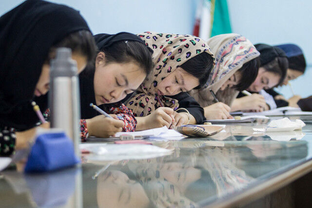 امکان ارائه تسهیلات برای دانشجویان خارجی با اولویت کشورهای اسلامی