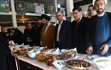 جشنواره غذا، پخت آش و نان محلی در روستای "کوسج" ماکو  برگزار شد