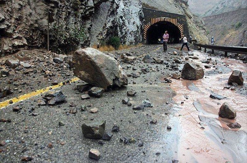 10 نقطه جاده ایذه به لردگان ریزش‌برداری شد