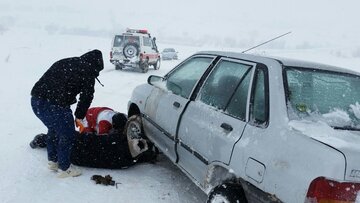 گردنه مائین بلاغ تکاب گرفتار برف و کولاک