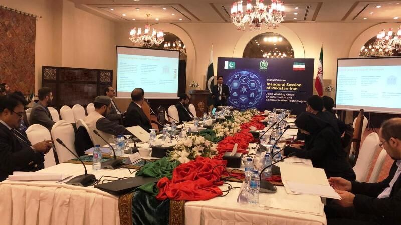 Iran, Pakistan vow to expand cooperation in communications, technology sector 