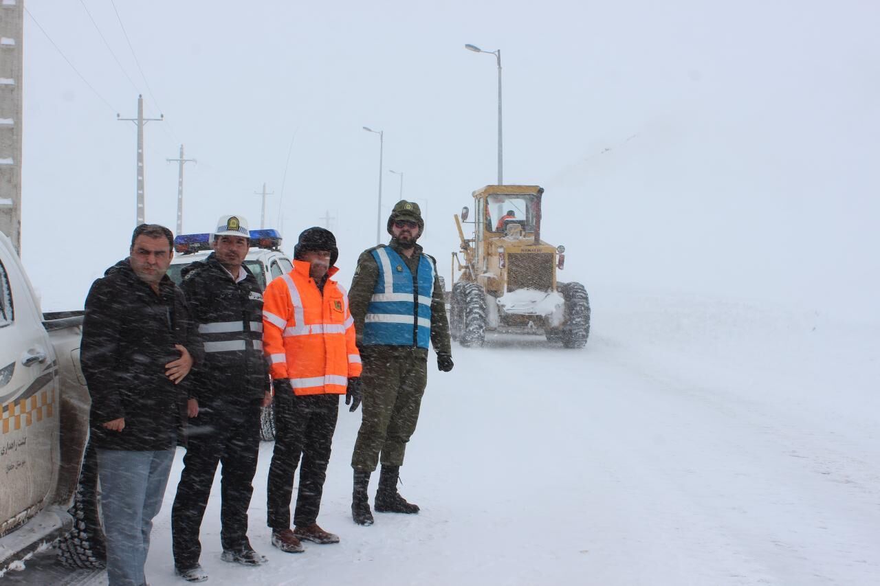 برف راه 70 روستای خلخال را مسدود کرد