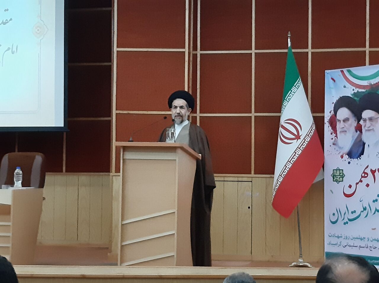 هزینهها باید متناسب با درآمدها تعیین شوند هزینهها باید متناسب با درآمدها تعیین شوند