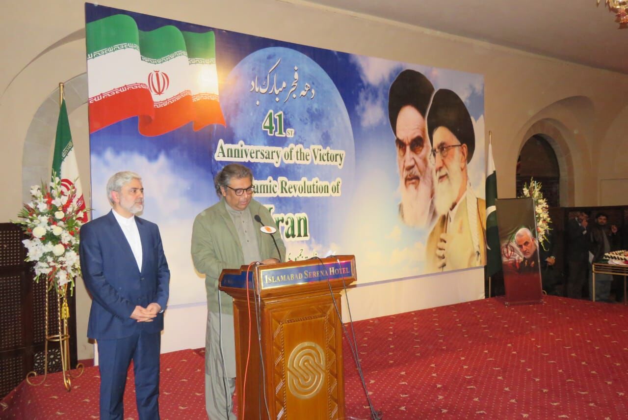 Pakistani minister praises Iran’s achievements despite sanctions