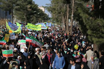 راهپیمایی مردم خراسان جنوبی در سالروز ۴۱ سالگی انقلاب