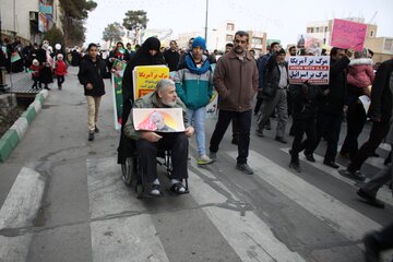 حضور باشکوه مردم سمنان درراهپیمایی 22بهمن