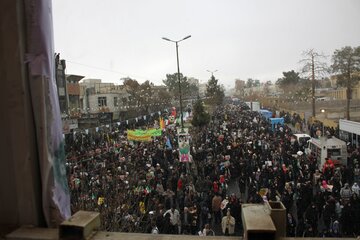 حضور باشکوه مردم سمنان درراهپیمایی 22بهمن