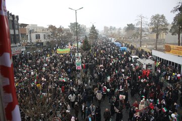 حضور باشکوه مردم سمنان درراهپیمایی 22بهمن