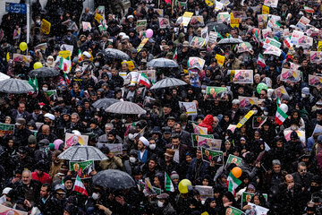 حضور حماسی مردم اراک در راهپیمایی ۲۲ بهمن