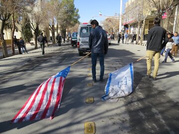 حضور با شکوه مردم ابرکوه در راهپیمایی ۲۲ بهمن