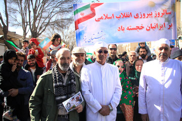 جلوه‌هایی از حضور مردم دارالعباده در راهپیمایی یوم‌الله ۲۲ بهمن یزد