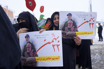 راهپیمایی 22 بهمن در صومعه سرا و آستارا
