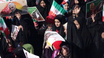راهپیمایی دشمن‌شکن ۲۲ بهمن در رابر زادگاه علمدار جبهه مقاومت