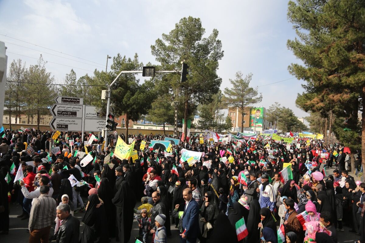 راهپیمایی مردم خراسان جنوبی در بزرگداشت 41 سالگی انقلاب