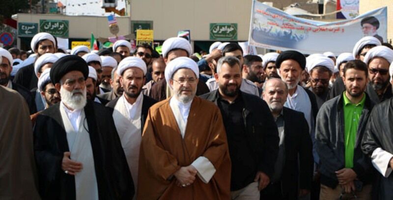 مردم در راه آرمان‌های انقلاب ثابت قدم هستند