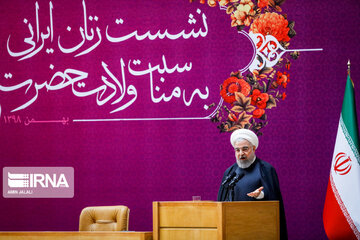 روحانی: در انتخاب وزیر زن دست رییس‌جمهوری را باز بگذارید
