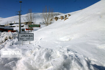 Snowy Kouhrang on slope of Zagros Mount: Beautiful with splendid weather