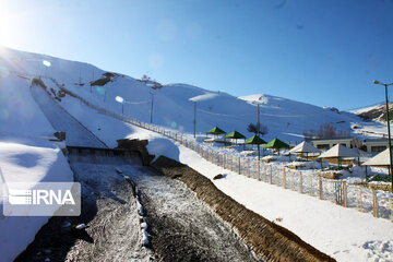 Snowy Kouhrang on slope of Zagros Mount: Beautiful with splendid weather