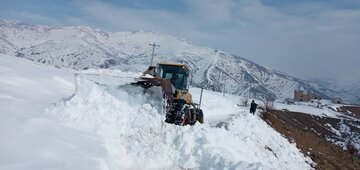 برف‌روبی شبانه‌روزی جاده‌ها در آذربایجان‌غربی