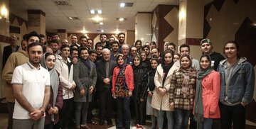 وزیر بهداشت با دانشجویان بازگشته از ووهان دیدار کرد