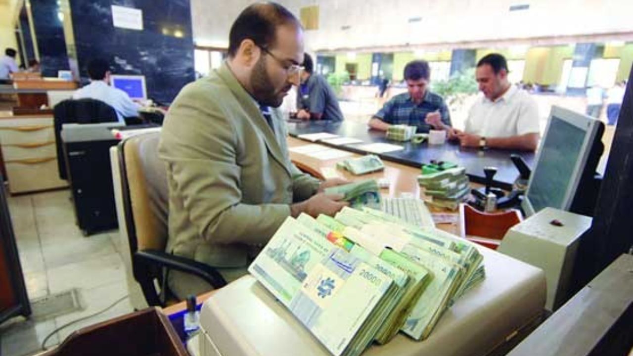 تعامل بانک‌ها در پرداخت تسهیلات به متقاضیان نیازمند بهبود است